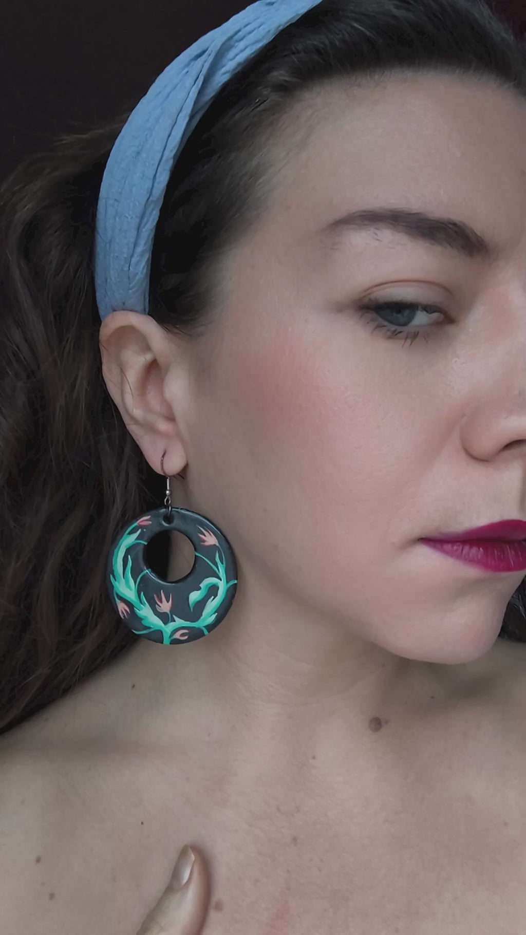 Dark flowers earrings