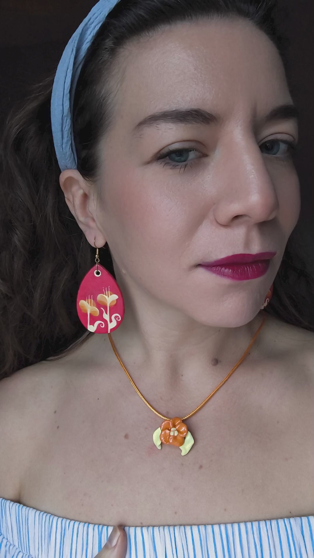 Yellow flower necklace